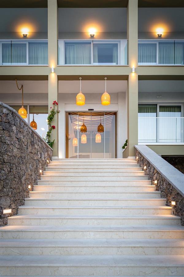 Eleals Boutique Hotel Перама Экстерьер фото