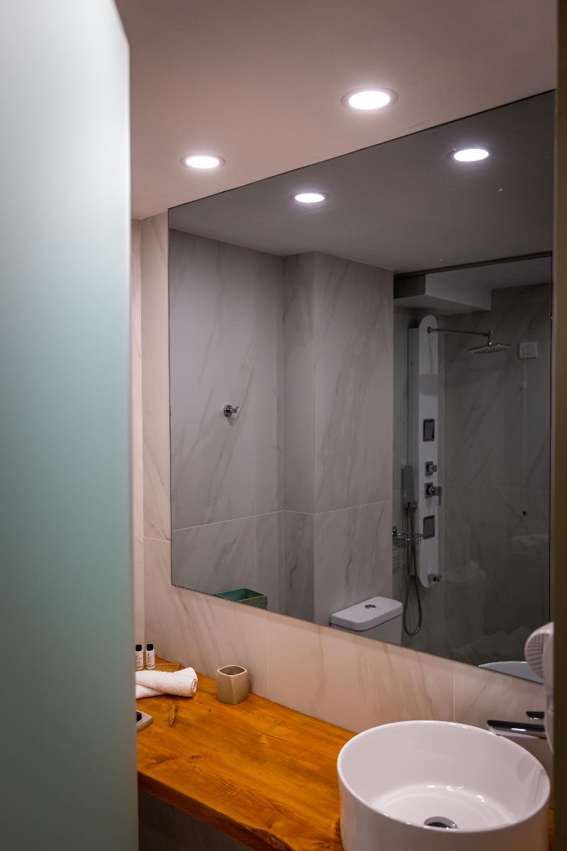 Eleals Boutique Hotel Перама Экстерьер фото